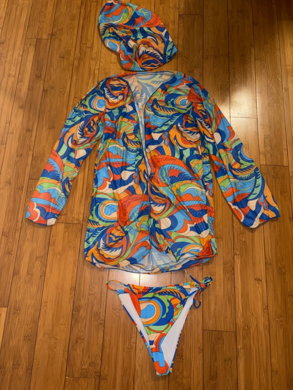 Women’s Multi-Color Printed Swim Coverup Bandanna & Bikini Bottom M